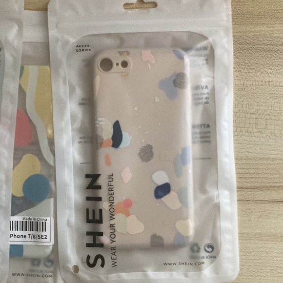 Four NWT Shein Iphone 7/8/SE2 Case - Picture 8 of 8